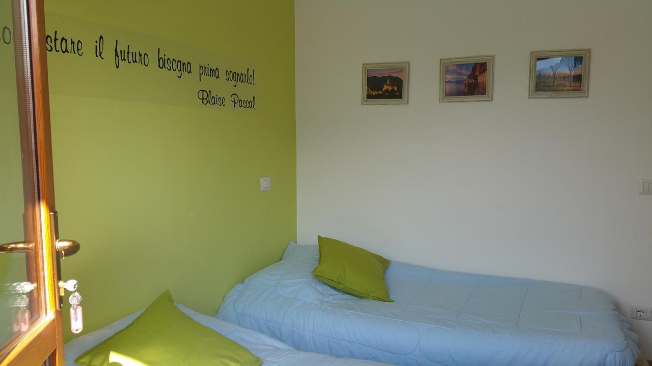 Ostello Casa Emmaus Maccagno Buitenkant foto