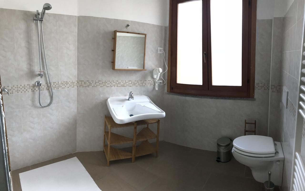 Ostello Casa Emmaus Maccagno Buitenkant foto
