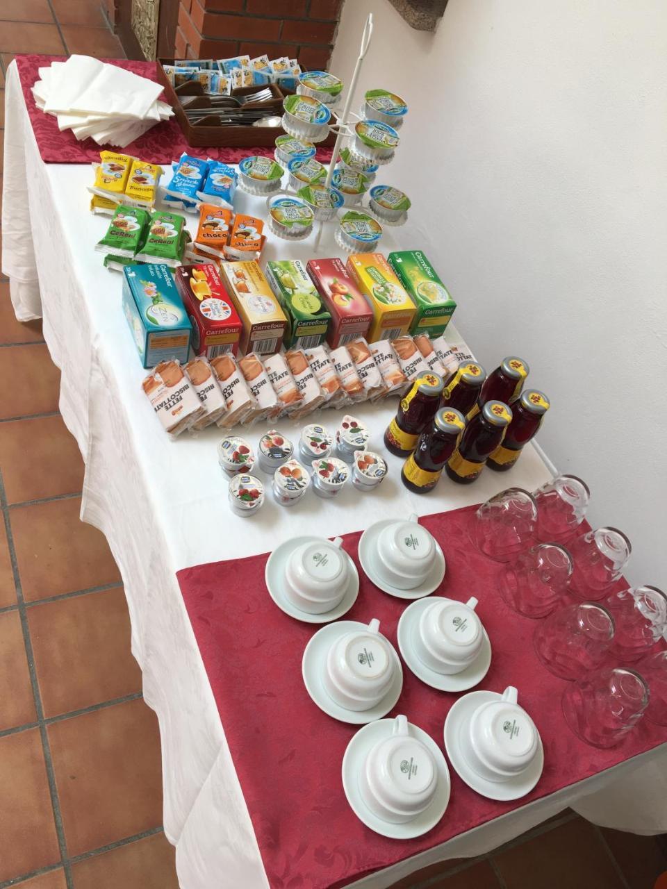 Ostello Casa Emmaus Maccagno Buitenkant foto