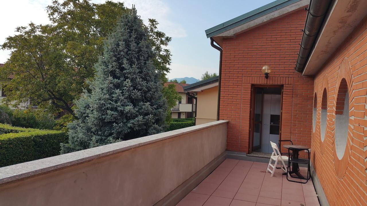 Ostello Casa Emmaus Maccagno Buitenkant foto