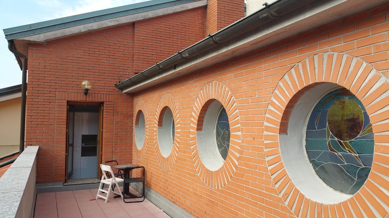 Ostello Casa Emmaus Maccagno Buitenkant foto